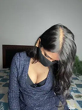 KavyaCurves live sex cam