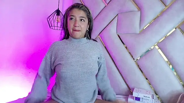 Dahiana_Dmour_'s cam snapshot