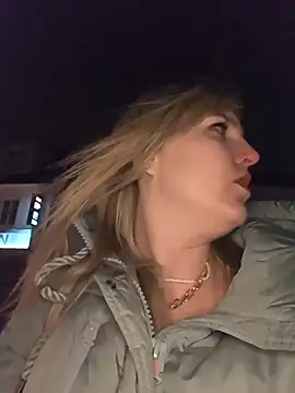 Sexybiene969's cam snapshot