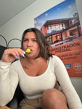 LIZ-06_'s cam snapshot