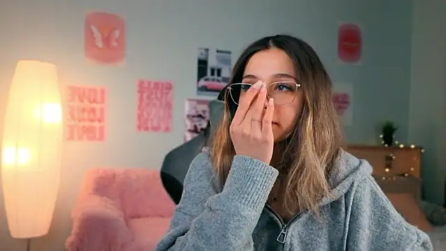 dinnerwithflowers's cam snapshot