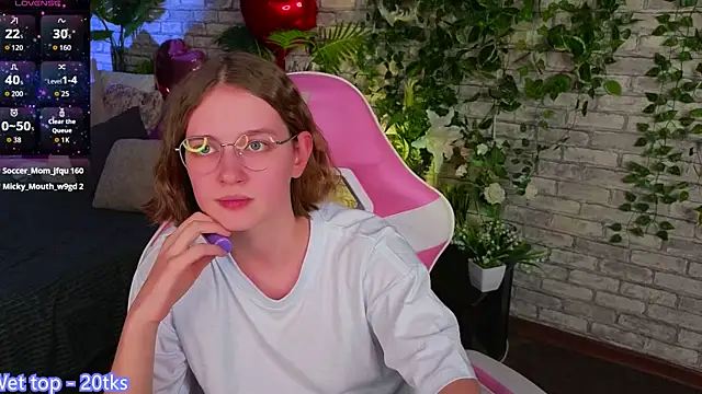 Mia_Mooore's cam snapshot