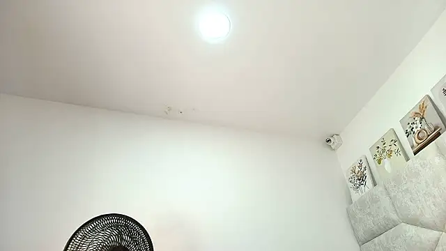 elizawiliamst's cam snapshot