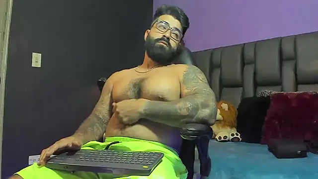 Lyon_vach live sex cam