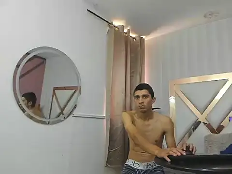 MiaANDrony live sex cam