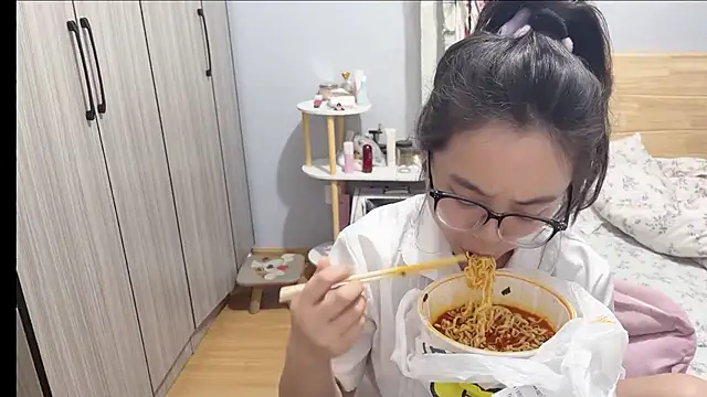 Hmm_0303's cam snapshot