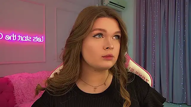 CrystalLyons's cam snapshot