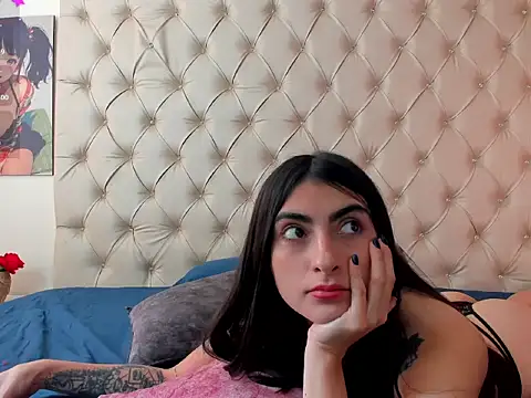 Stormy-y-Lisa live sex cam