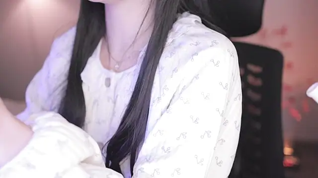 SpiderIily's cam snapshot