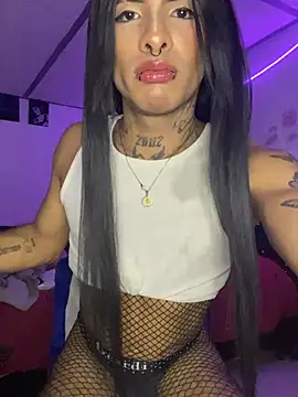 nebullax_mcqueen live sex cam