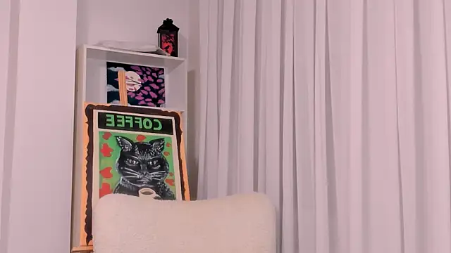 CurlHush's cam snapshot