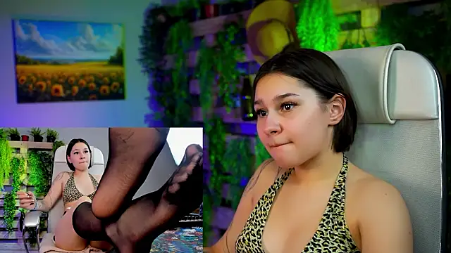 KimClarks_'s cam snapshot