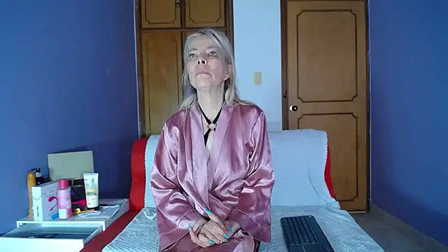 sophia_ny's cam snapshot