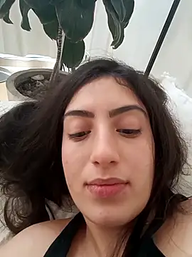 MIYESSI live sex cam