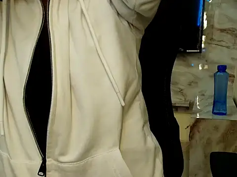 Jenni11Live live sex cam