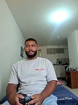 KLEYTON33 live sex cam