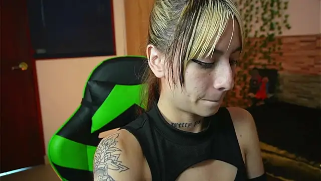 Michell_Wallker's cam snapshot