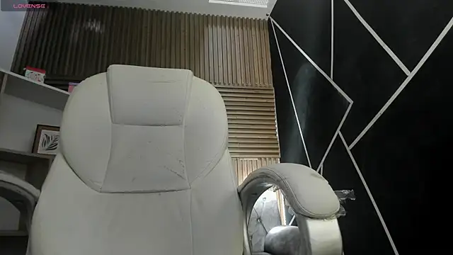 CatalinaMartinezz_'s cam snapshot