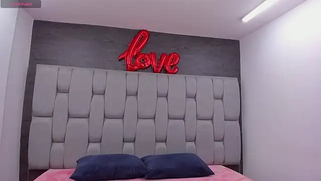 Messy-Saray-'s cam snapshot