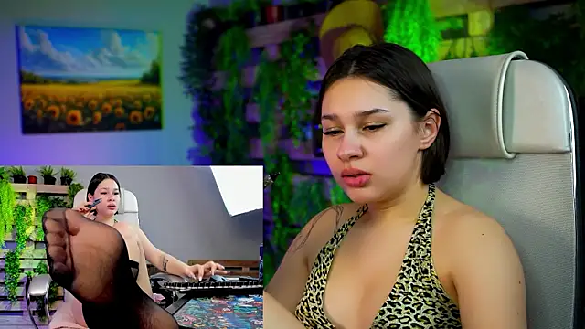 KimClarks_'s cam snapshot