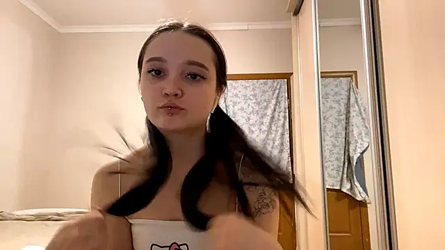 PiecingMap live sex cam