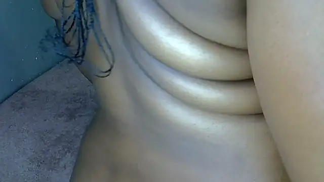 Bellabootie's cam snapshot