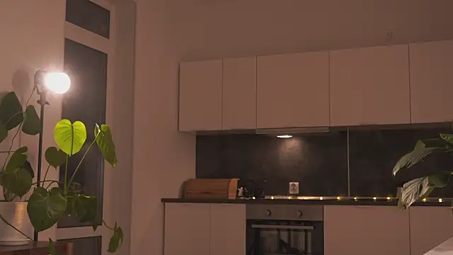 EleniRoeber's cam snapshot