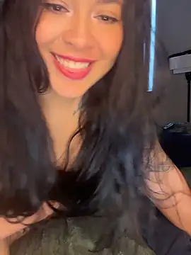 latina_curvy22's cam snapshot