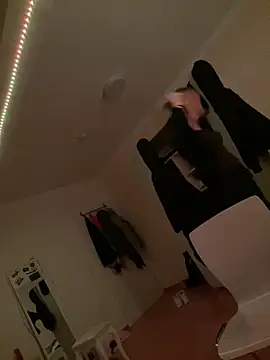 Milly-Kiss live sex cam