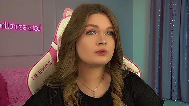 CrystalLyons's cam snapshot