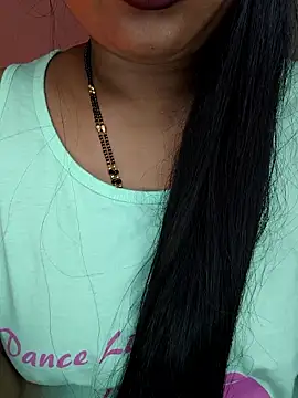 Divya_gowda_143's cam snapshot