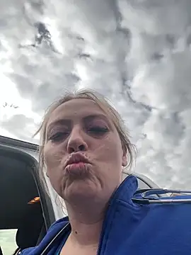 Titsandtats24's cam snapshot