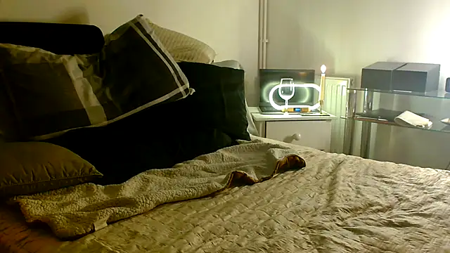 ImYourXtoy live sex cam