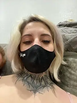 AllisonXAlfred's cam snapshot