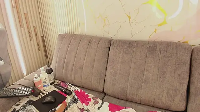 NhoanBrunette's cam snapshot