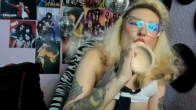 Avril_Maria's cam snapshot