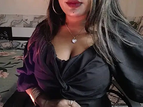 Naughtyy_stripgirl's cam snapshot