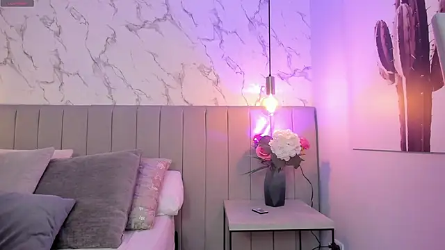 Karlla_Brown's cam snapshot