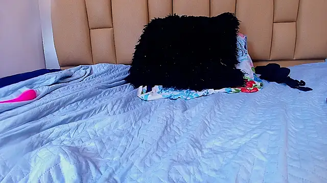 lil_miia's cam snapshot