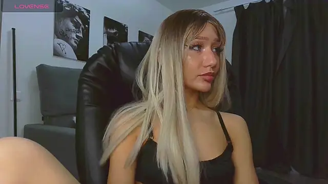 Lisa_Shultz's cam snapshot