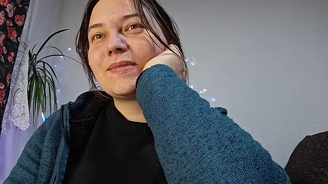 Cyndee_Winter's cam snapshot