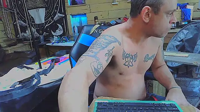 Buffshagswell live sex cam