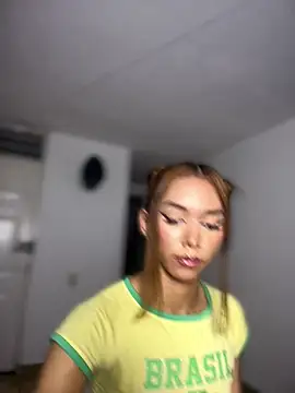 Nikol_Rang__ live sex cam