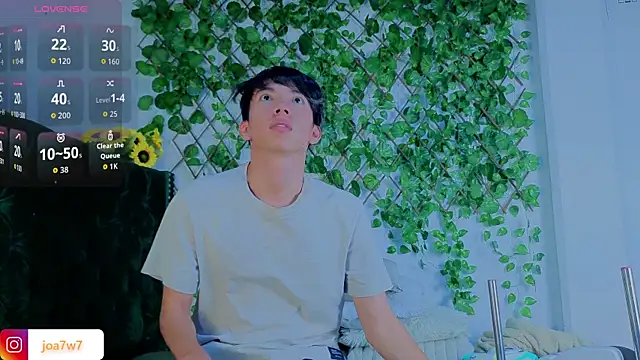 Levii_Ackermann live sex cam