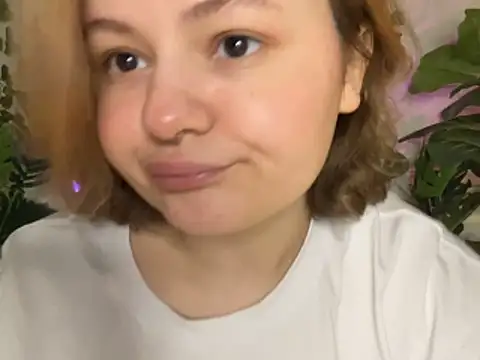 MoonIvy_'s cam snapshot