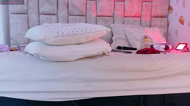 MiaBlumm_'s cam snapshot