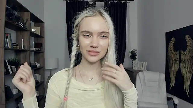 KristalCrowner live sex cam