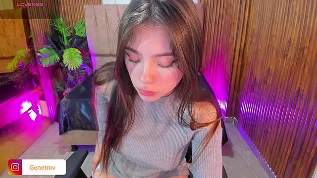 Roxanne_tay live sex cam