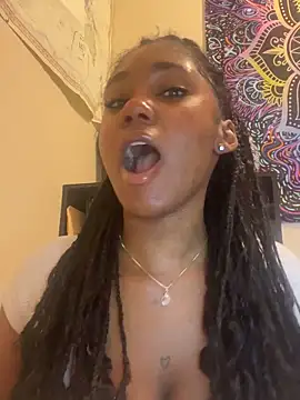 Ebonythroat777's cam snapshot