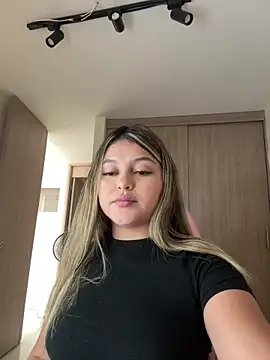 lunablossom_ live sex cam